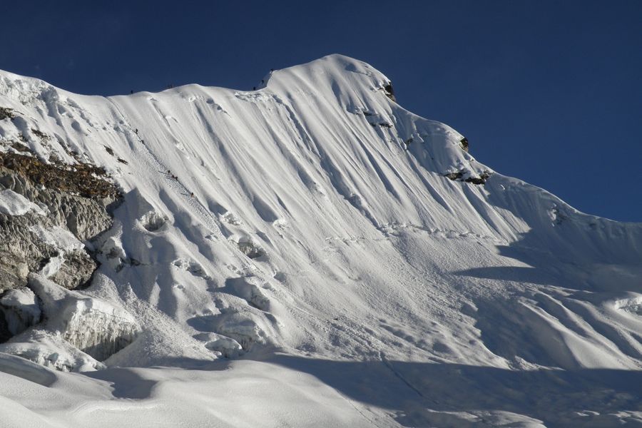 ISLAND PEAK CLIMBING - 16 DAYS